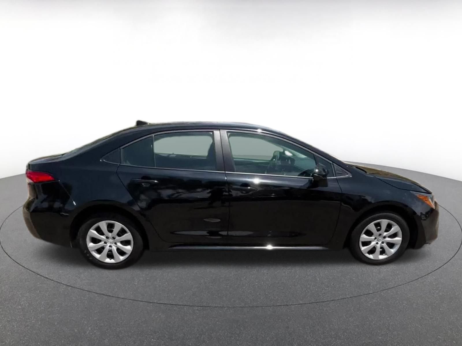 Thumbnail: 2025 Toyota Corolla - 16
