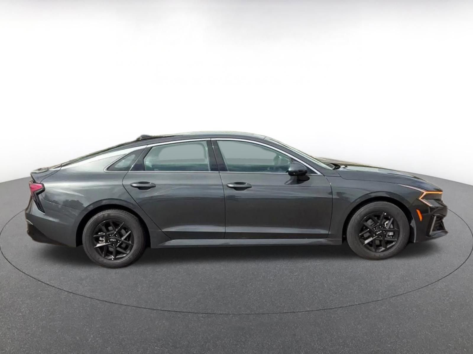 Thumbnail: 2025 Kia K5 - 16