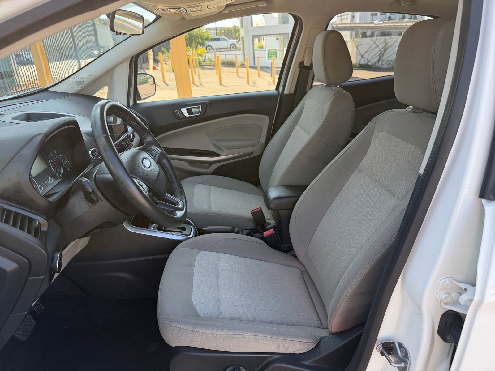 Thumbnail: 2019 Ford EcoSport - 25
