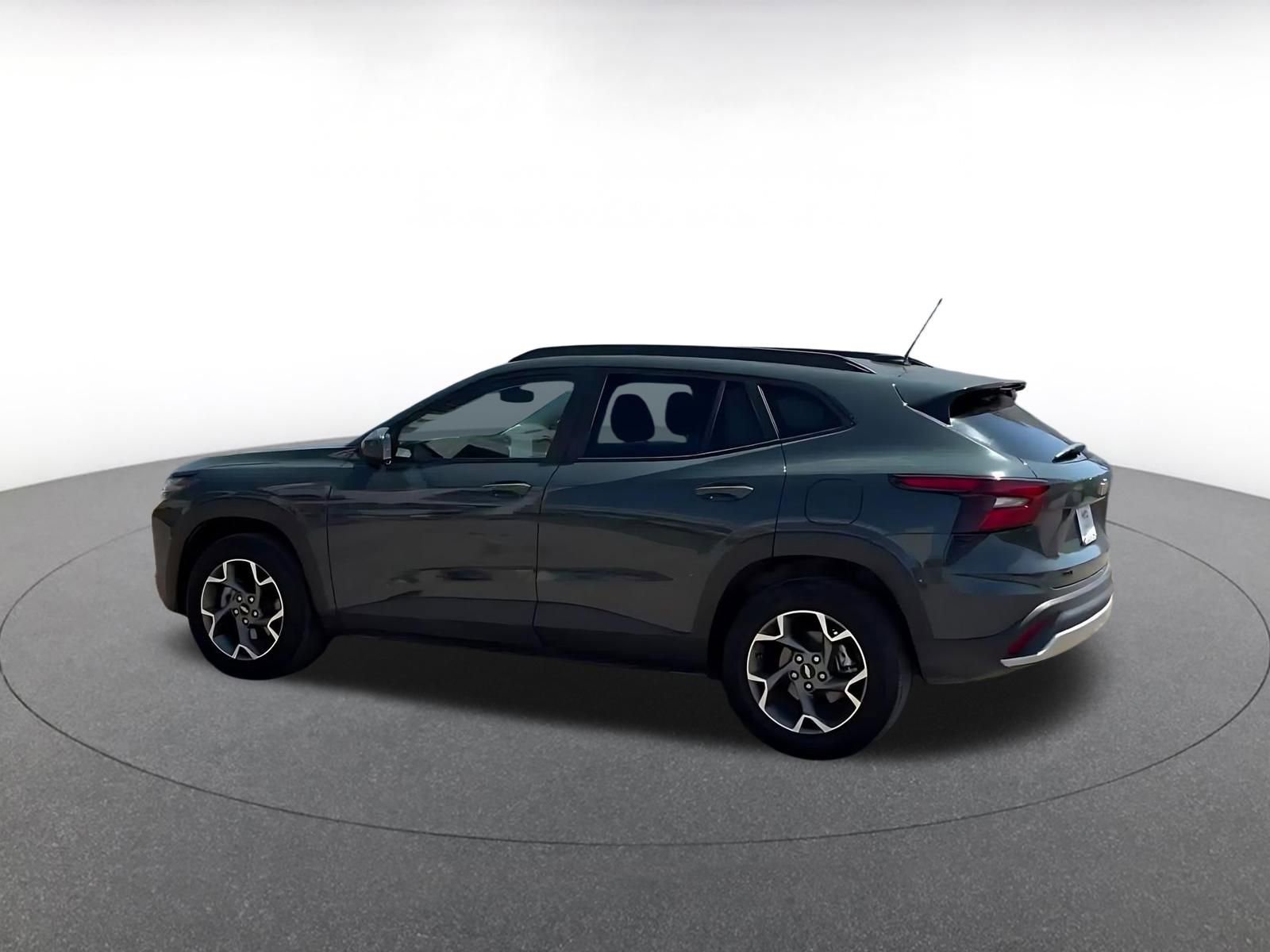 Thumbnail: 2025 Chevrolet Trax - 10