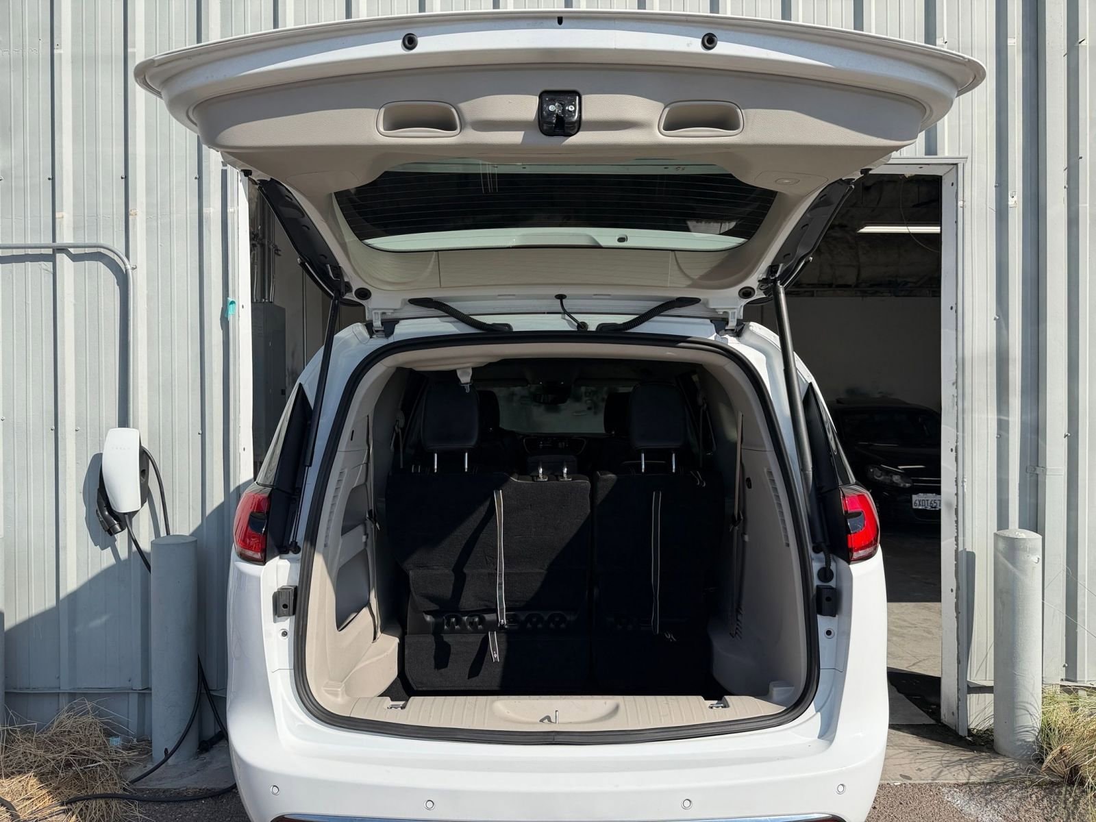 Thumbnail: 2024 Chrysler Pacifica - 32