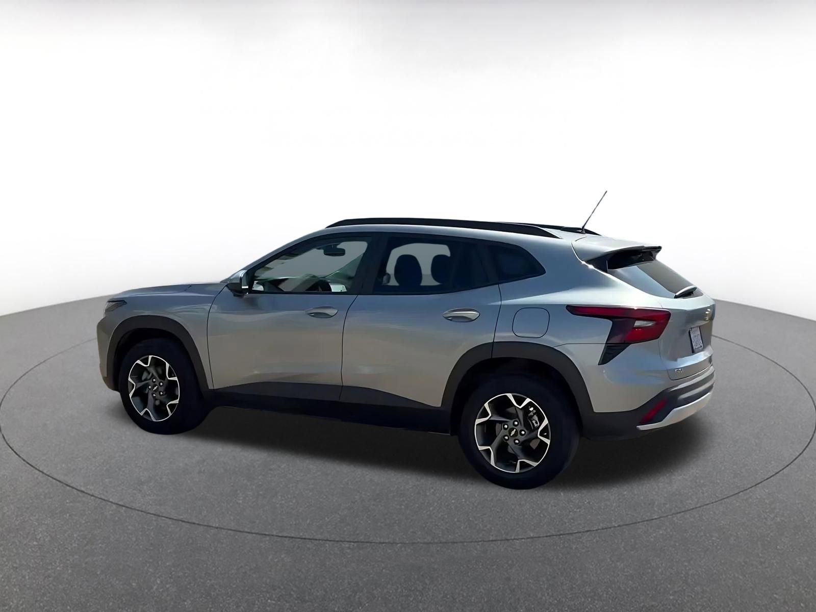 Thumbnail: 2025 Chevrolet Trax - 10