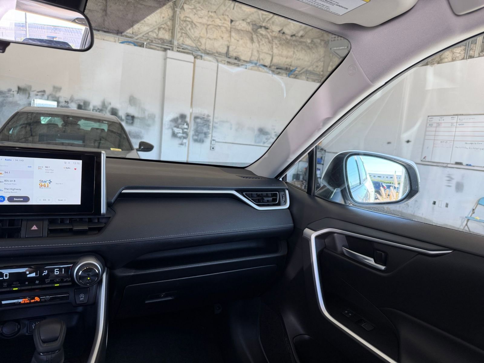 Thumbnail: 2025 Toyota RAV4 - 35