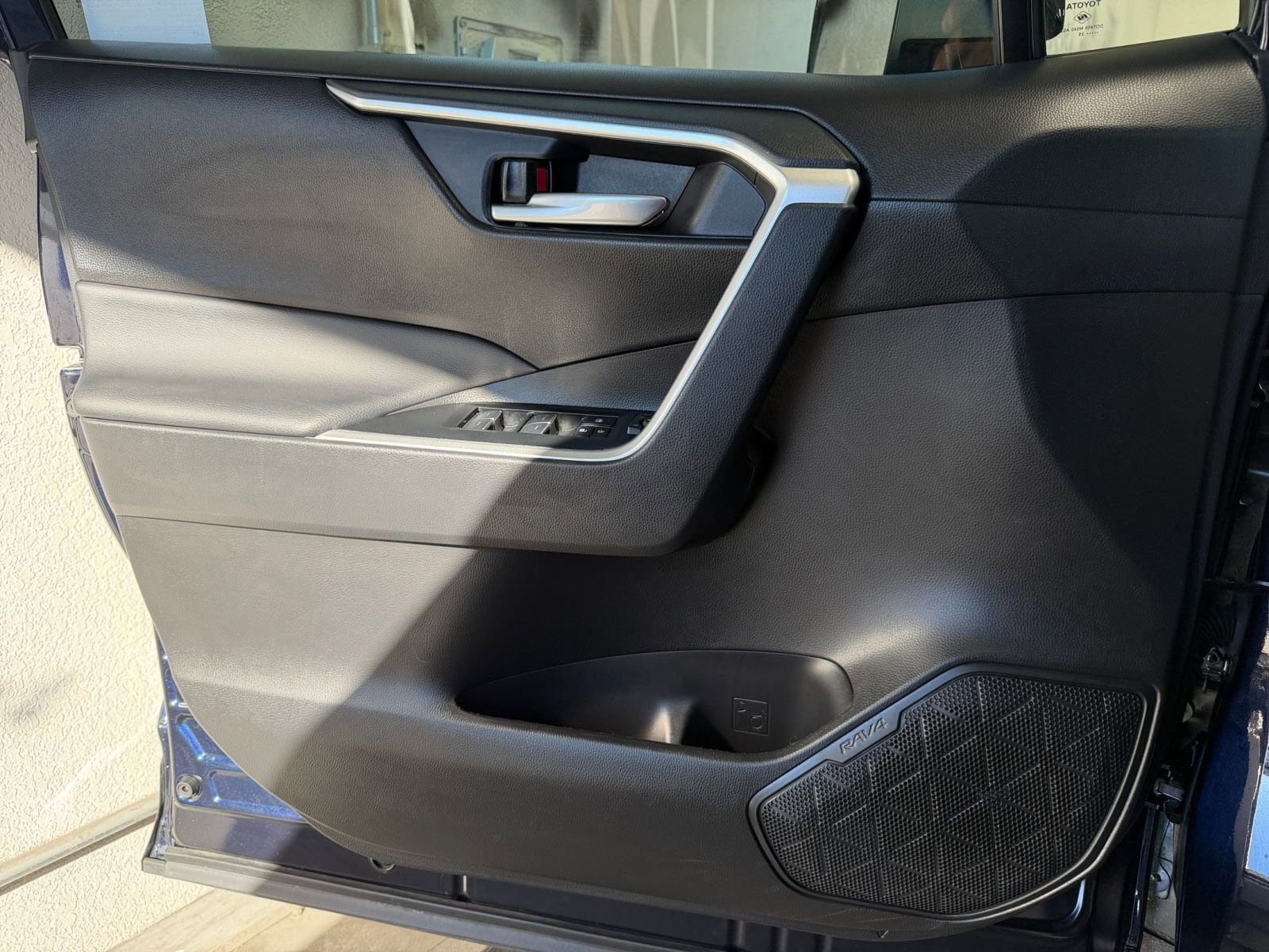 Thumbnail: 2025 Toyota RAV4 - 20