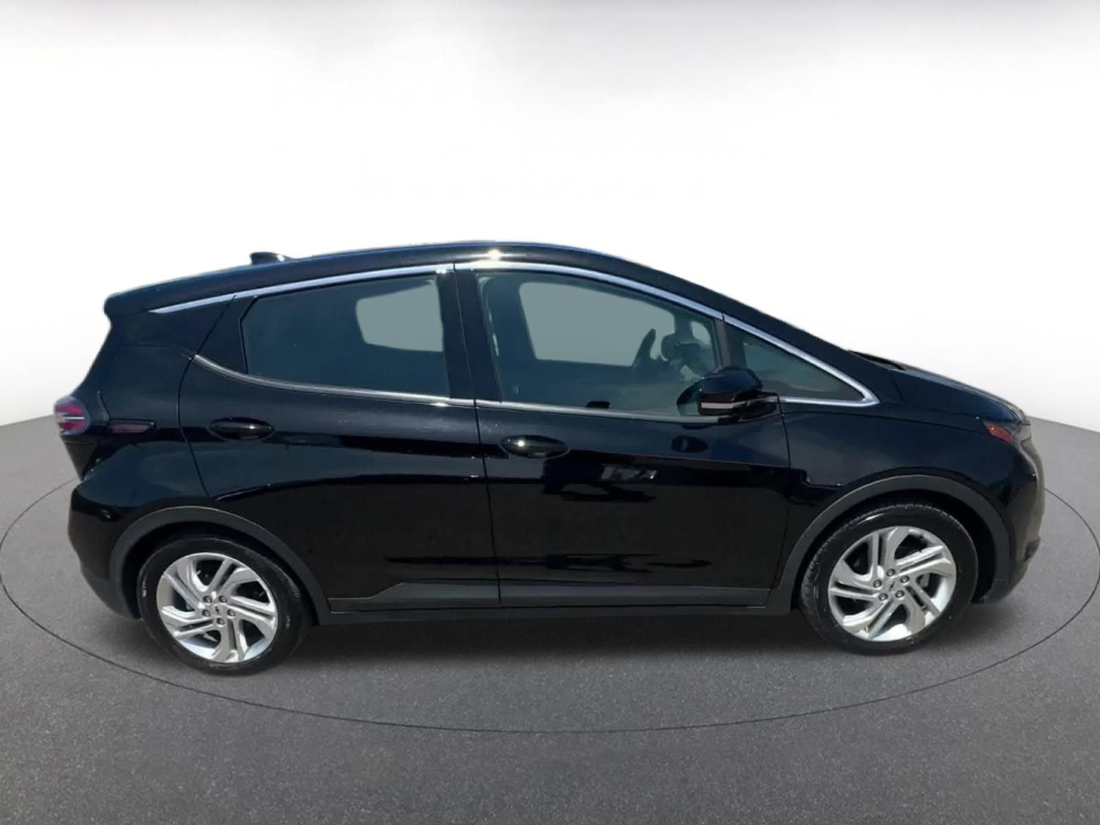 Thumbnail: 2023 Chevrolet Bolt EV - 15