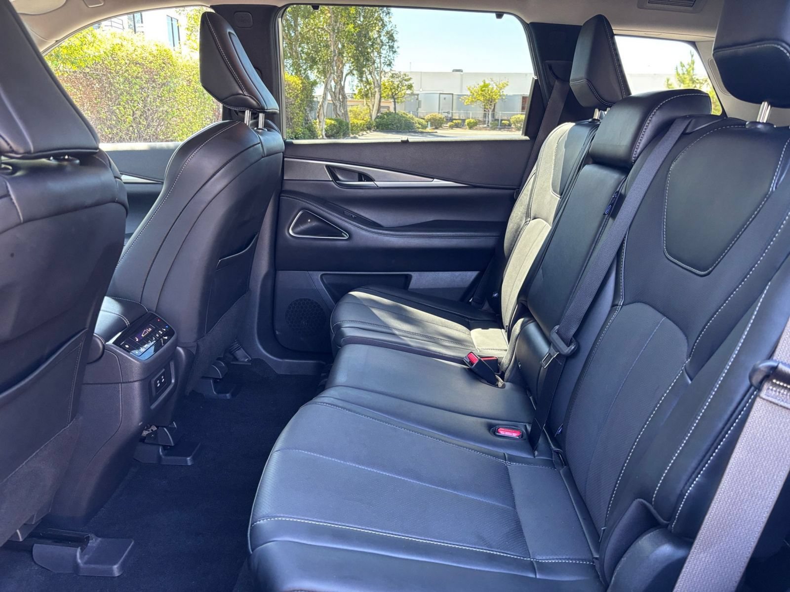 Thumbnail: 2026 INFINITI QX60 - 28