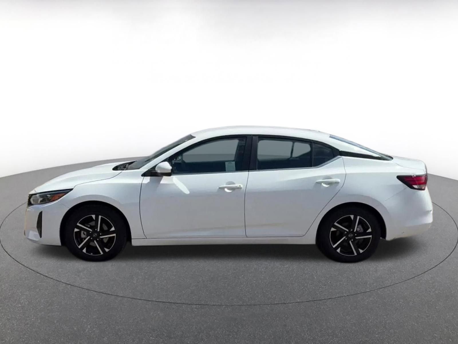 Thumbnail: 2025 Nissan Sentra - 9