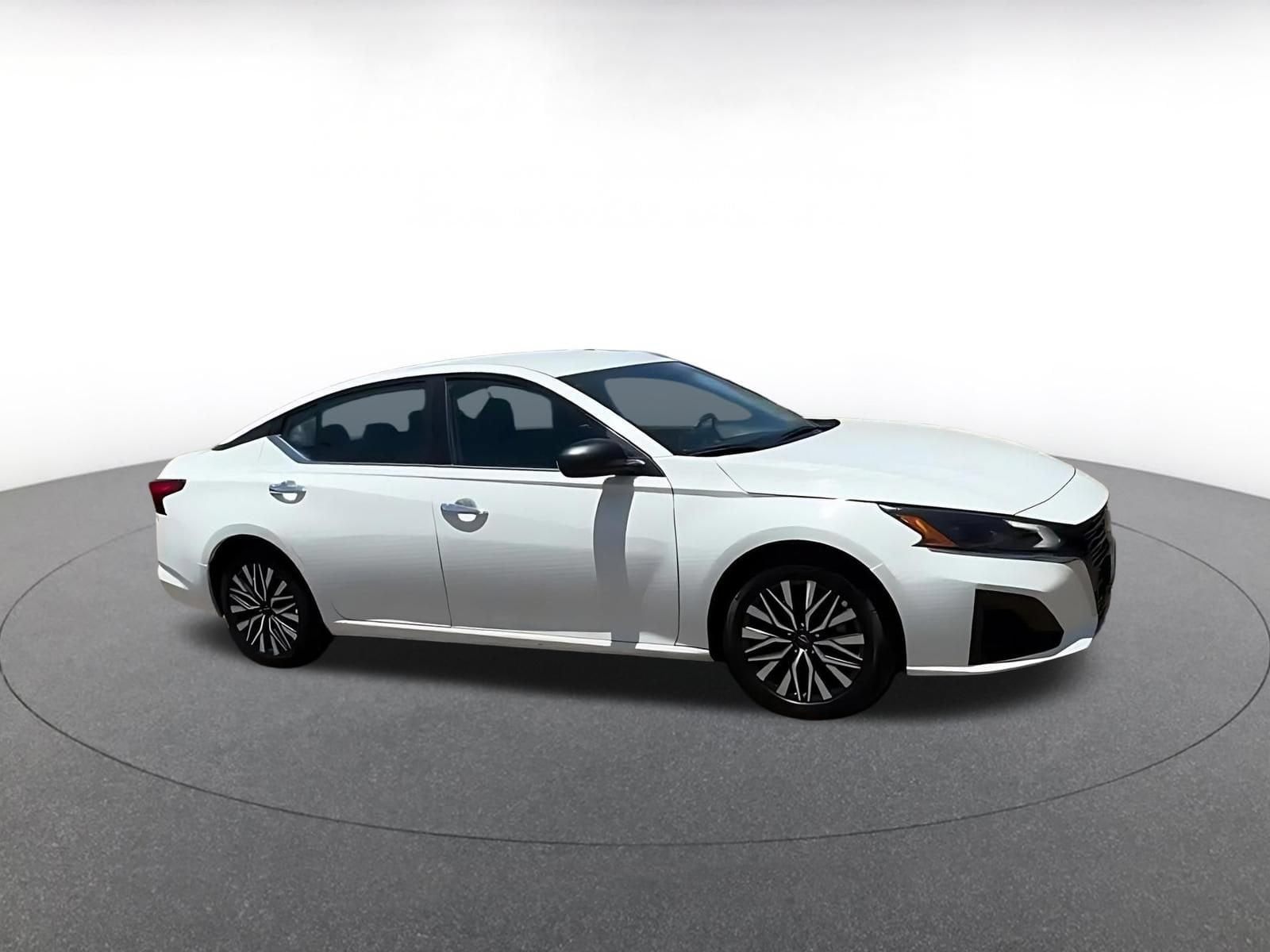 Thumbnail: 2025 Nissan Altima - 2