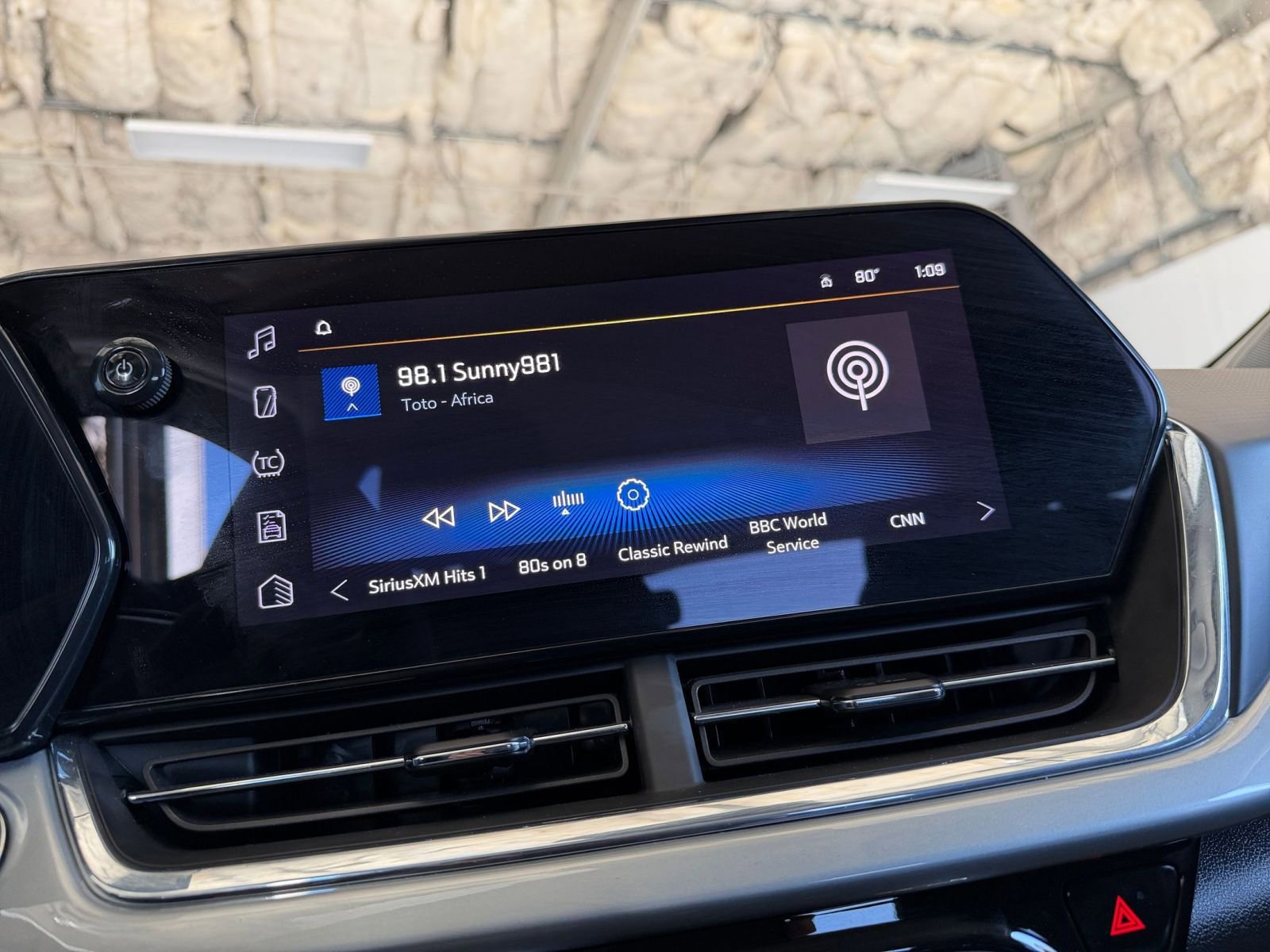 Thumbnail: 2025 Chevrolet Trax - 21