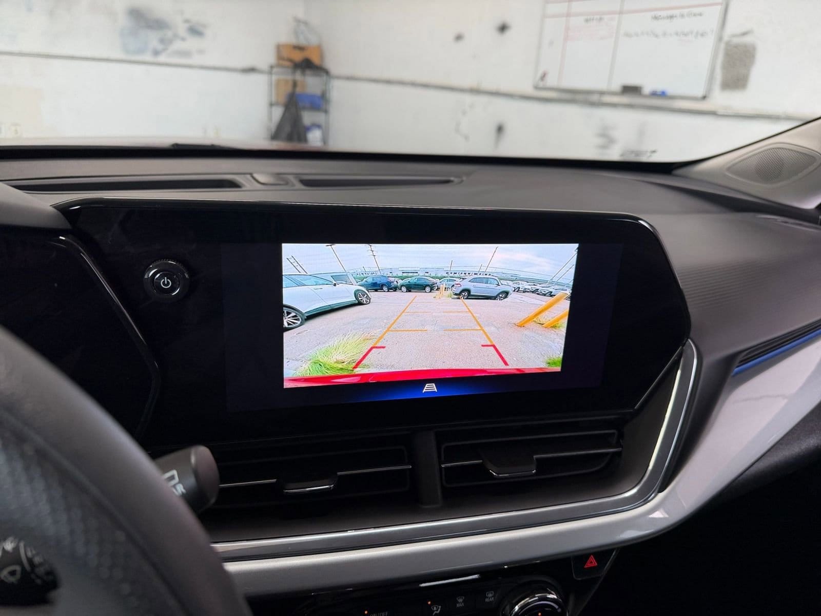 Thumbnail: 2025 Chevrolet Trax - 17