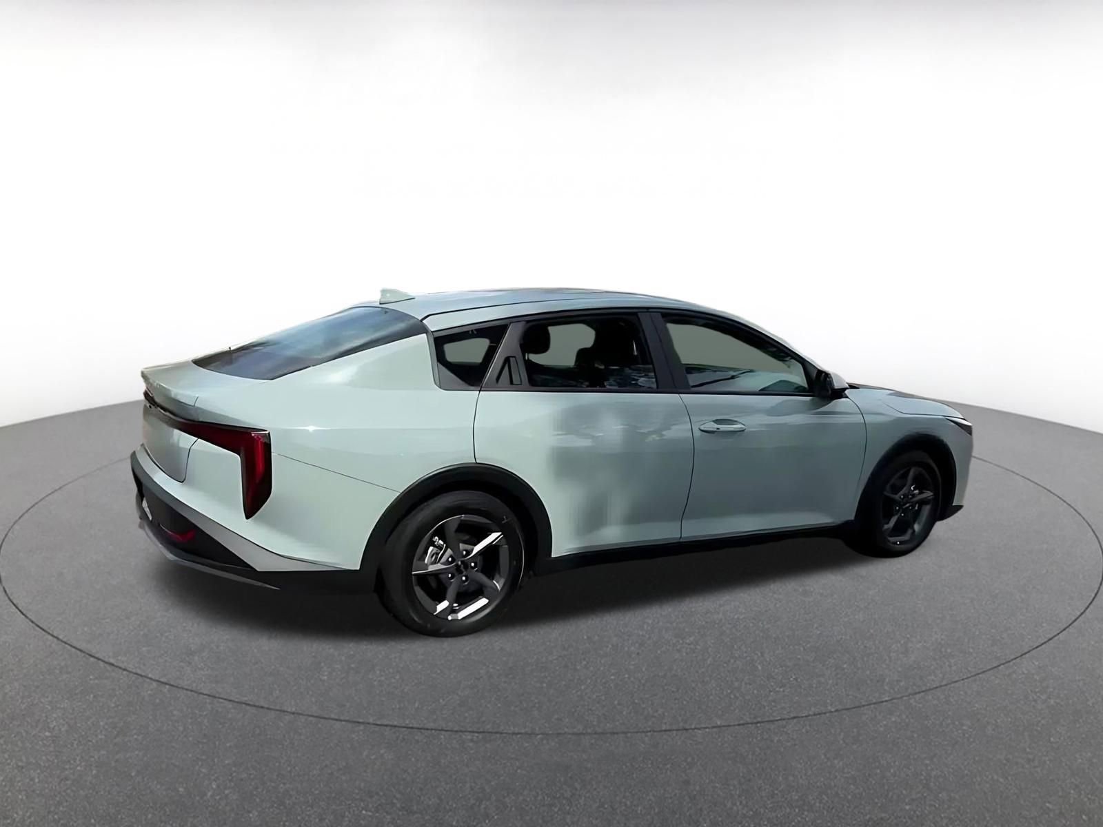 Thumbnail: 2025 Kia K4 - 14