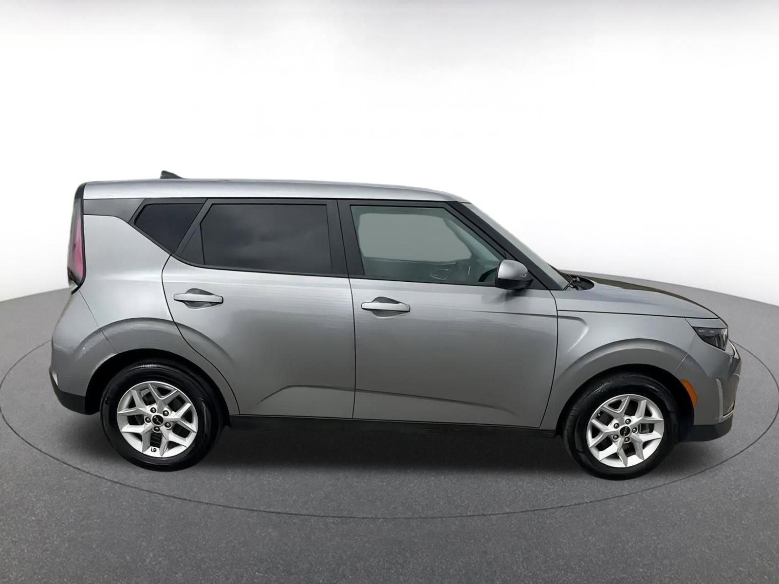 Thumbnail: 2023 Kia Soul - 16