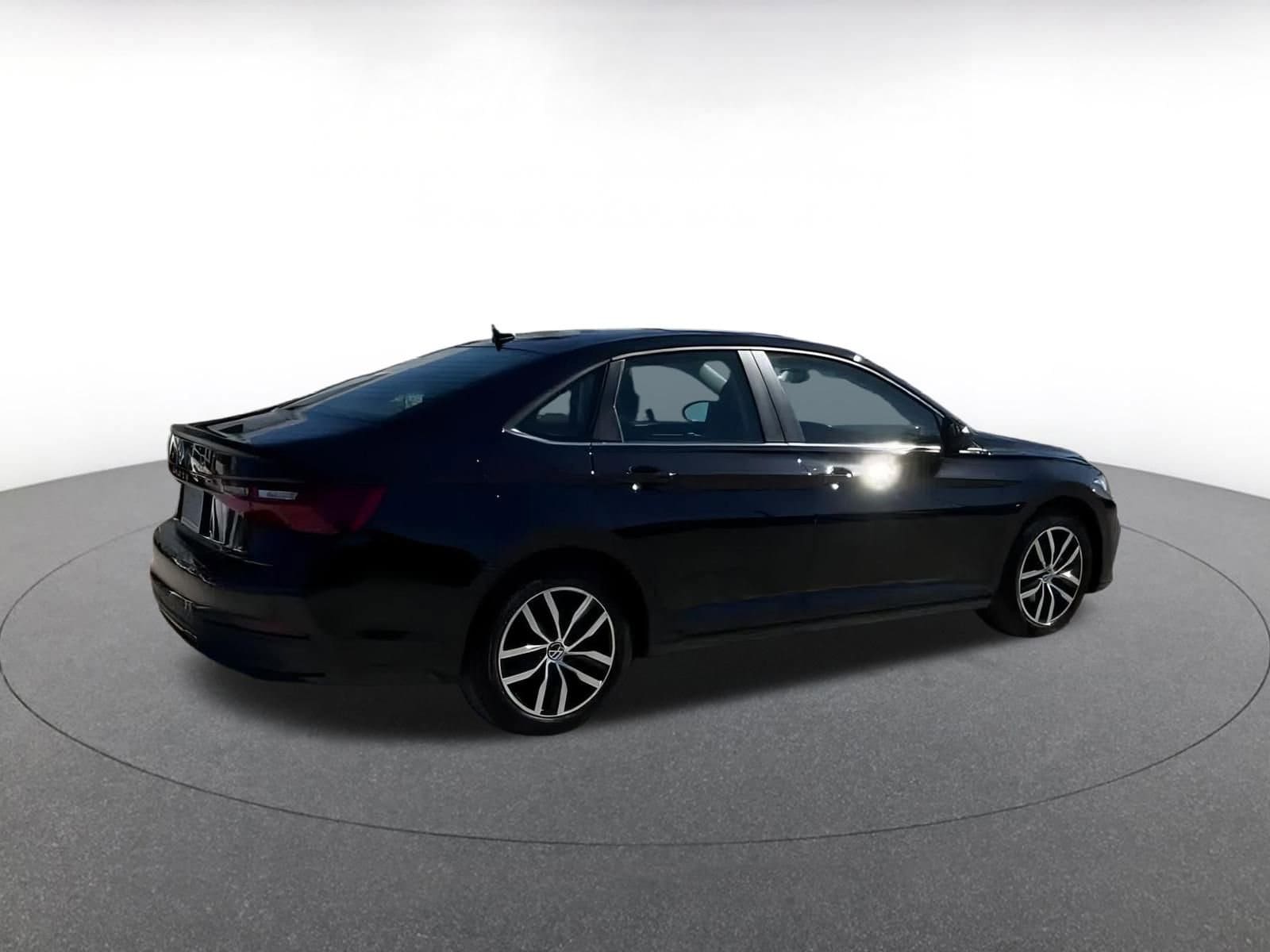 Thumbnail: 2025 Volkswagen Jetta - 12