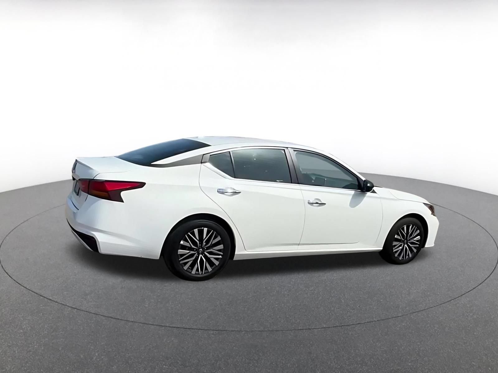 Thumbnail: 2025 Nissan Altima - 15