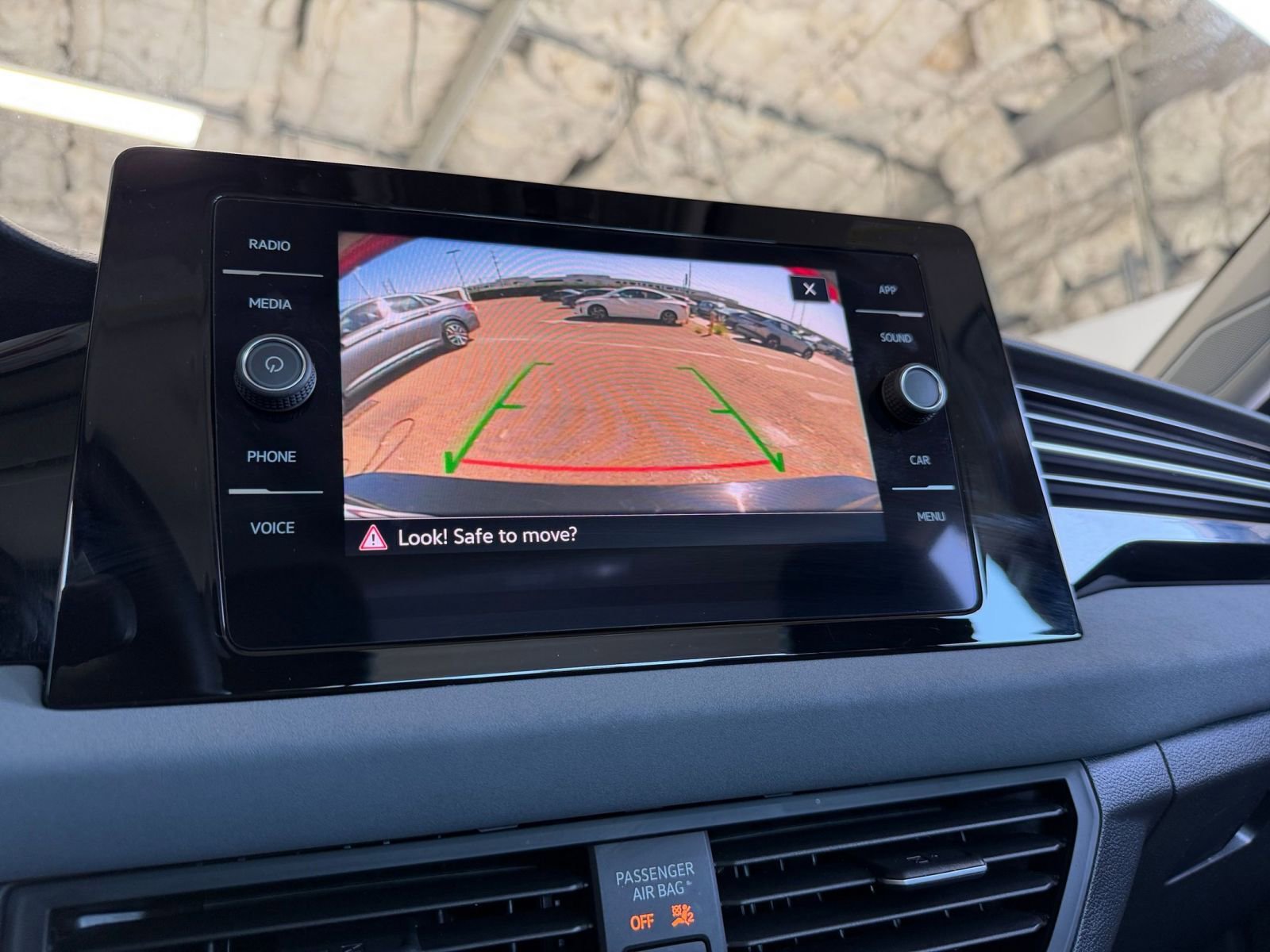 Thumbnail: 2025 Volkswagen Jetta - 17