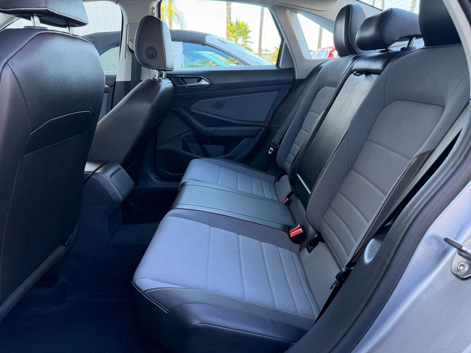 Thumbnail: 2025 Volkswagen Jetta - 24