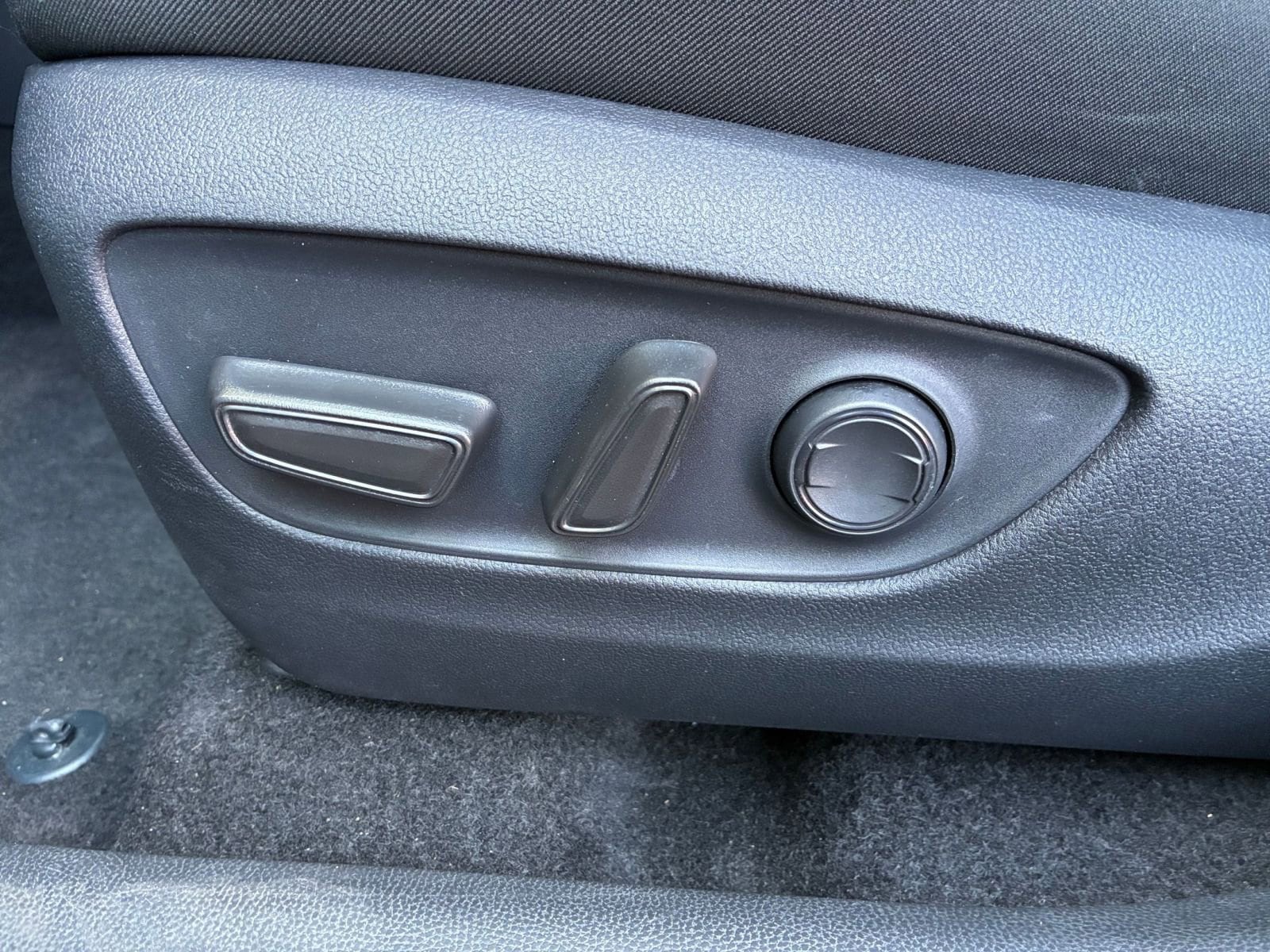 Thumbnail: 2025 Toyota RAV4 - 22