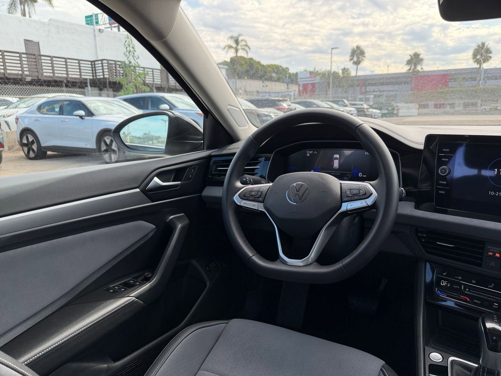 Thumbnail: 2025 Volkswagen Jetta - 33