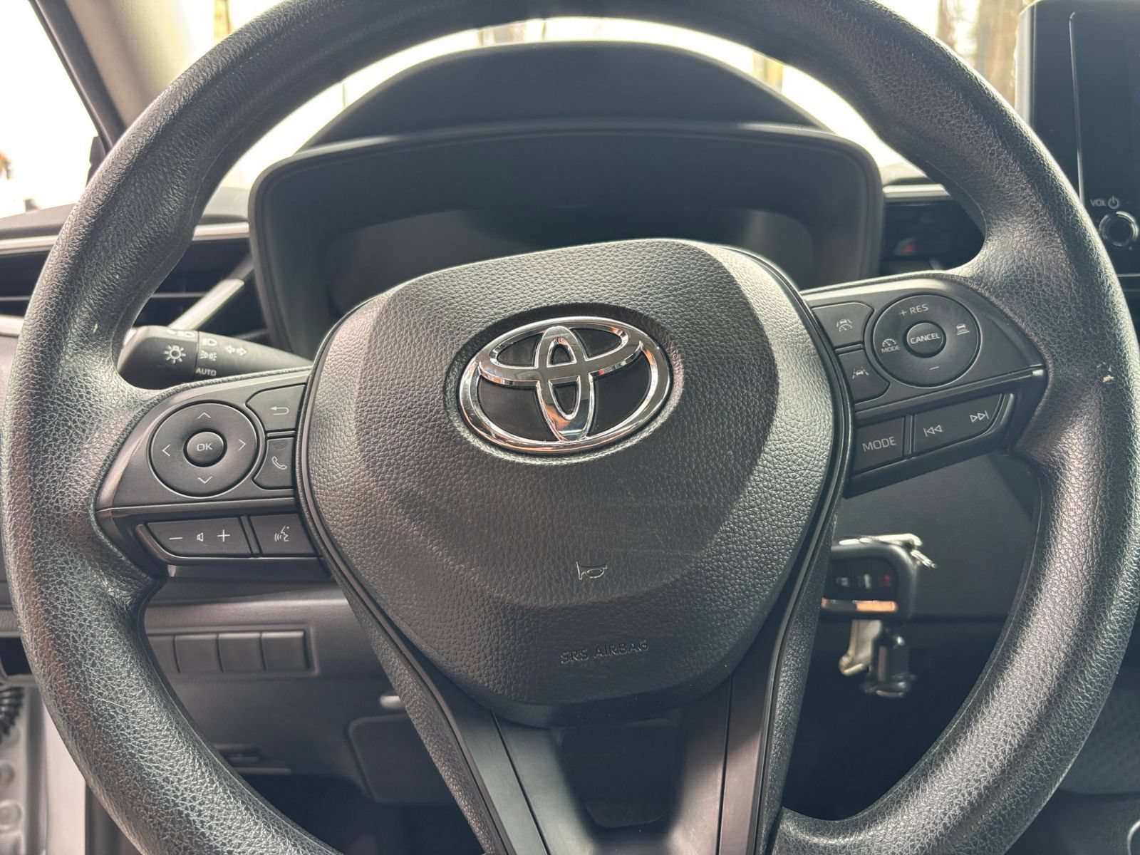 Thumbnail: 2025 Toyota Corolla - 25
