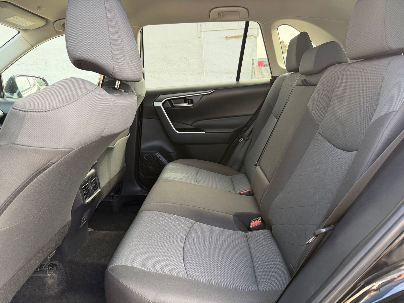 Thumbnail: 2025 Toyota RAV4 - 25