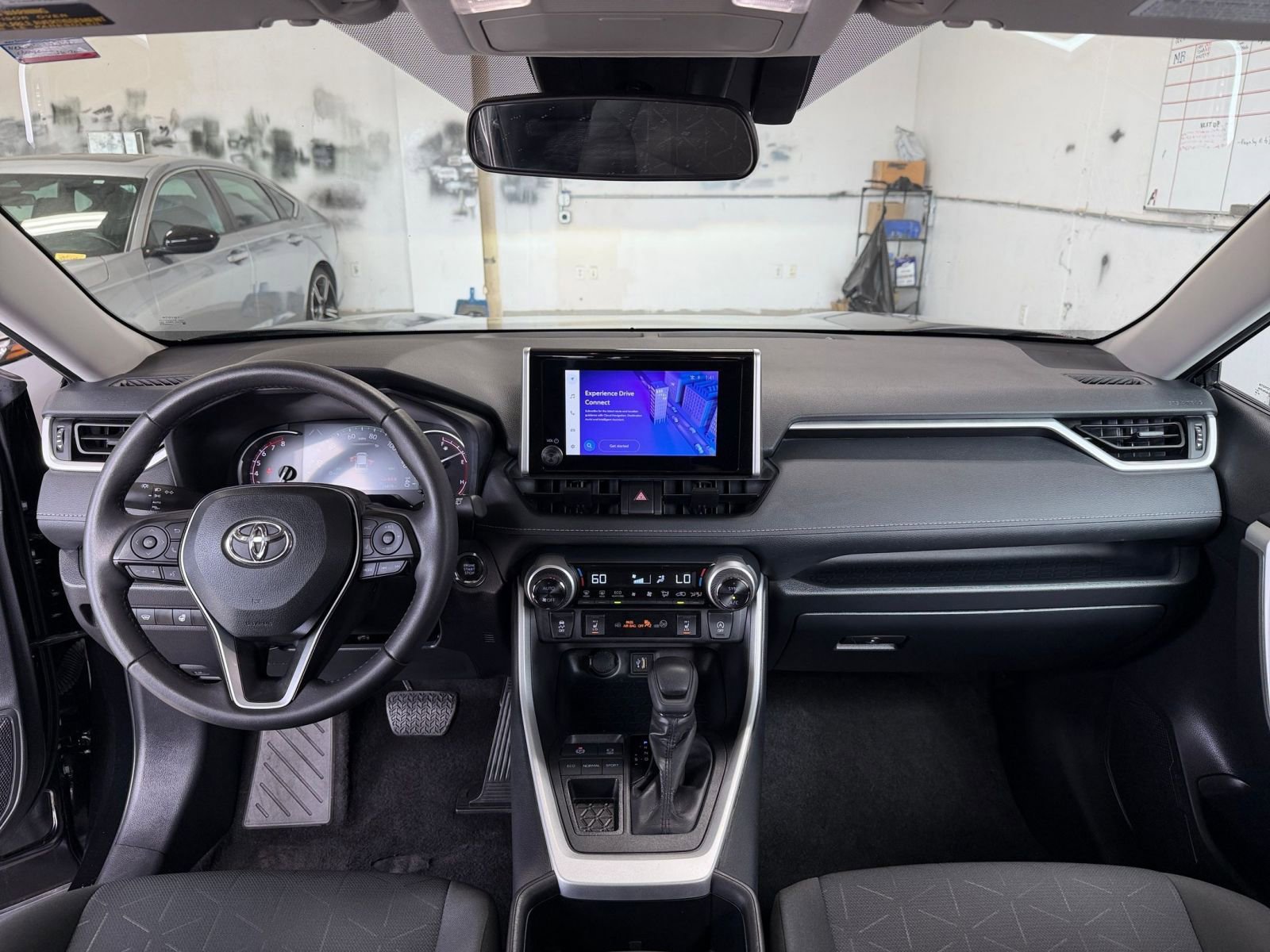 Thumbnail: 2025 Toyota RAV4 - 33