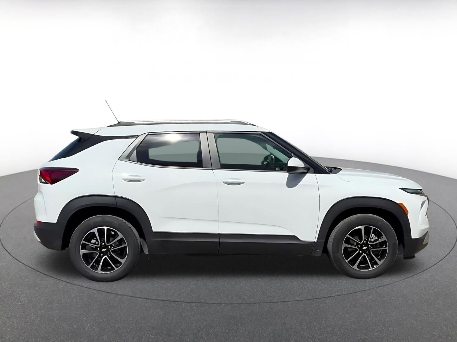 Thumbnail: 2025 Chevrolet TrailBlazer - 16