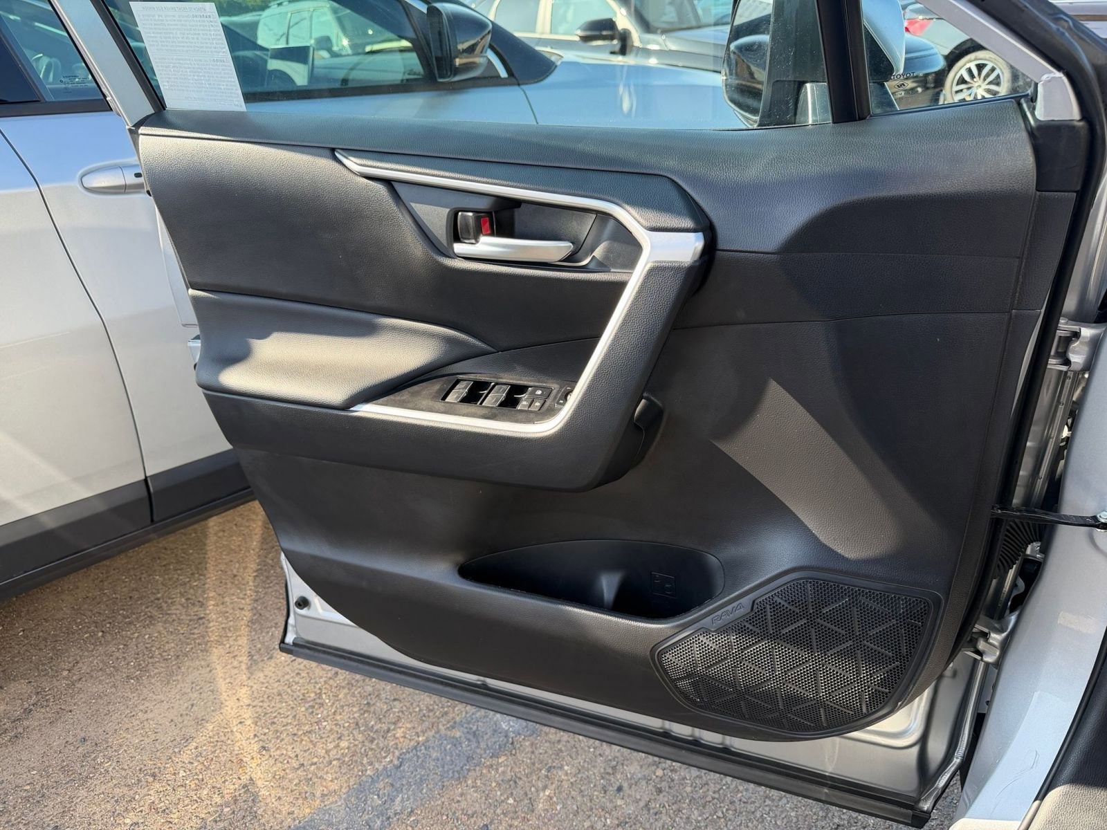 Thumbnail: 2025 Toyota RAV4 - 20