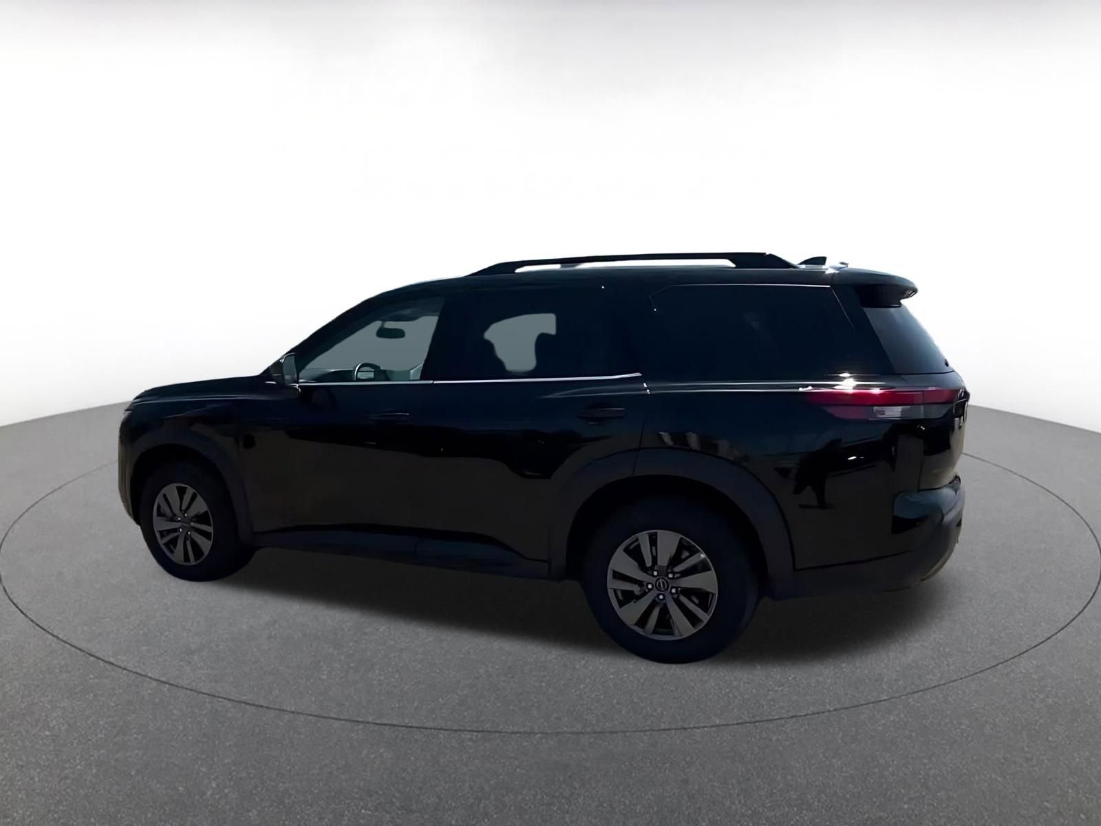 Thumbnail: 2025 Nissan Pathfinder - 10