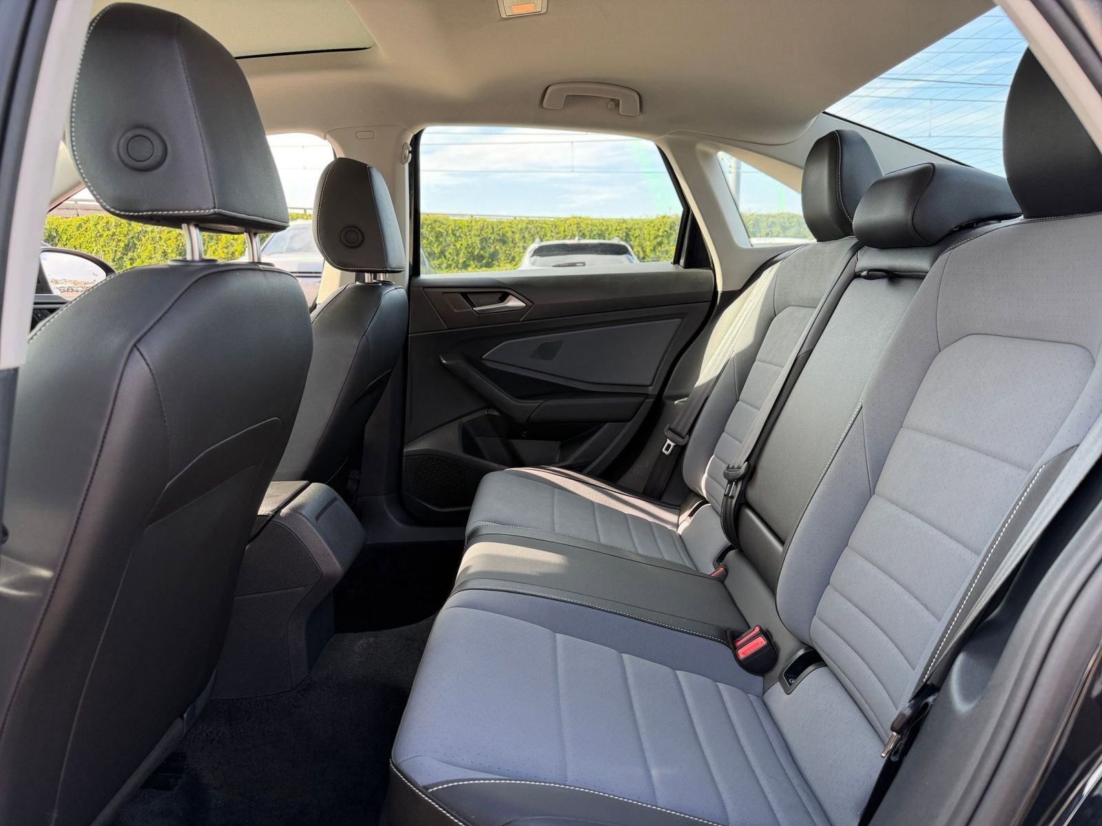 Thumbnail: 2025 Volkswagen Jetta - 24