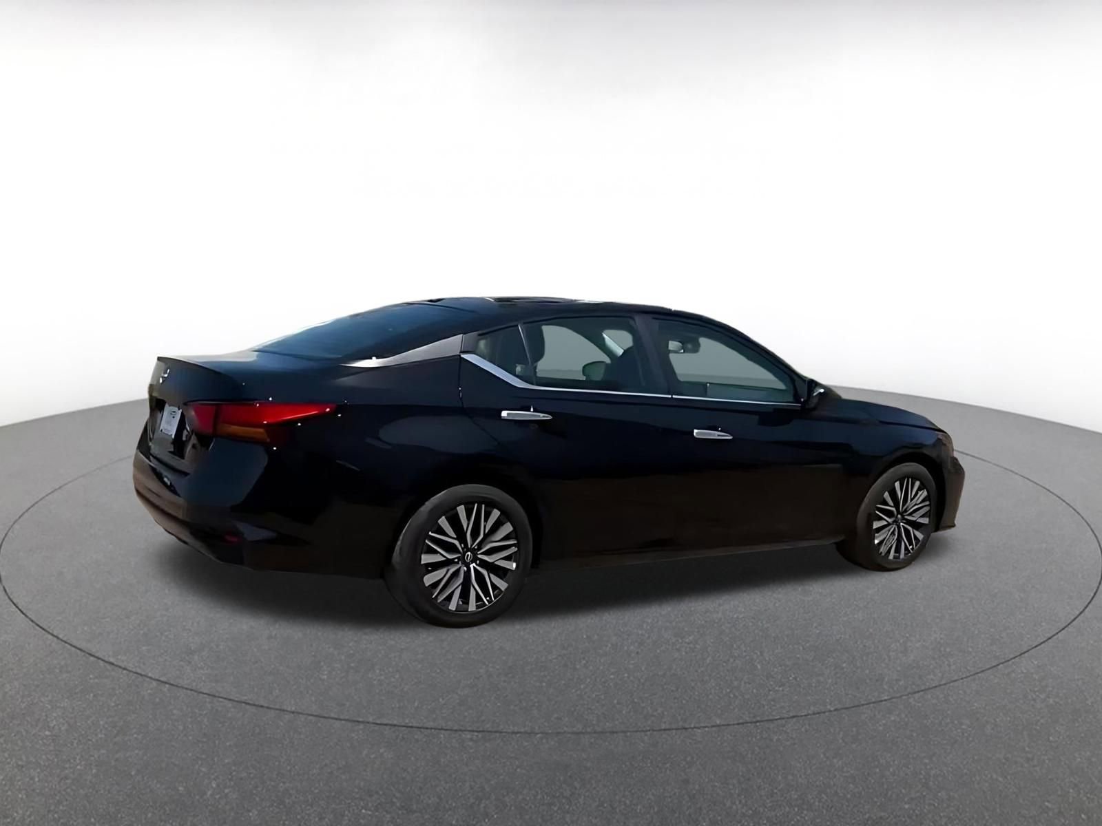 Thumbnail: 2025 Nissan Altima - 15