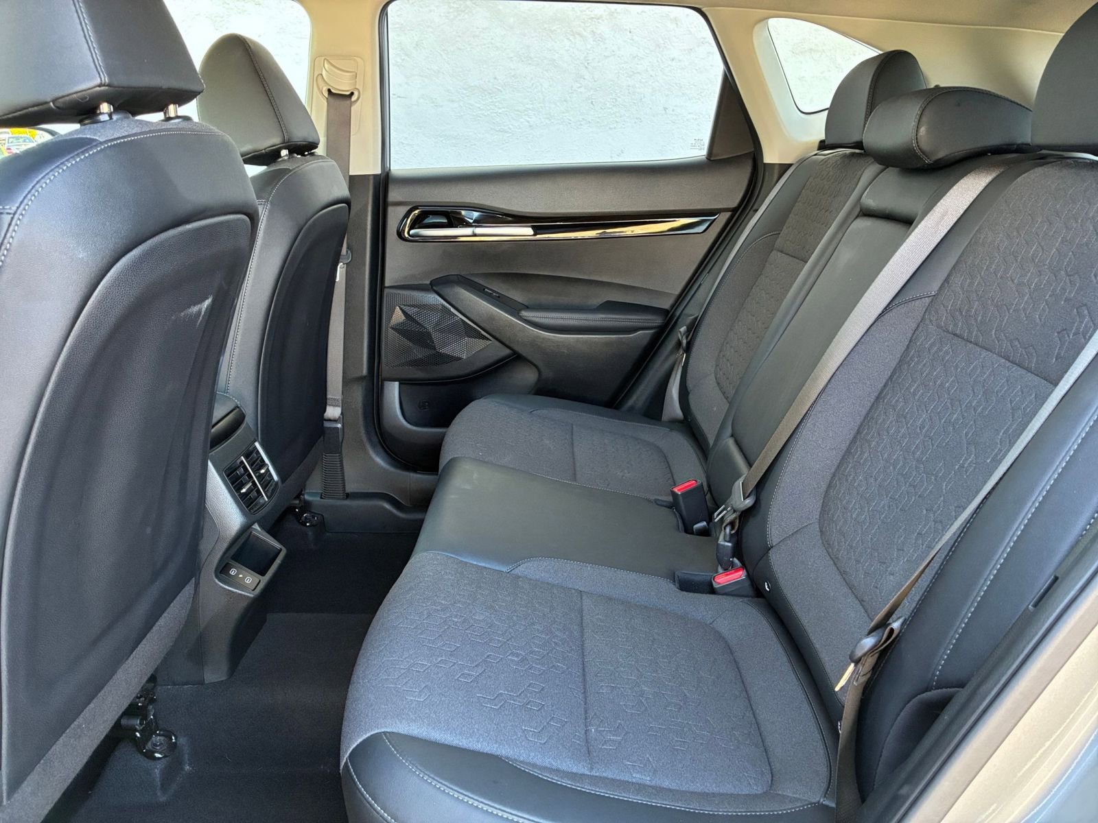 Thumbnail: 2025 Kia Seltos - 27