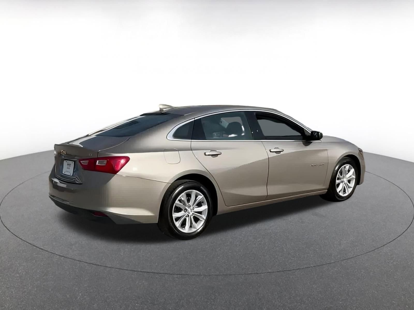 Thumbnail: 2023 Chevrolet Malibu - 15