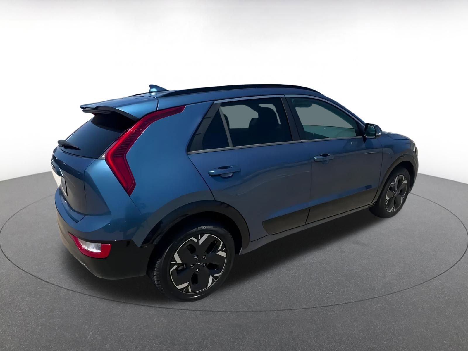 Thumbnail: 2023 Kia Niro - 15