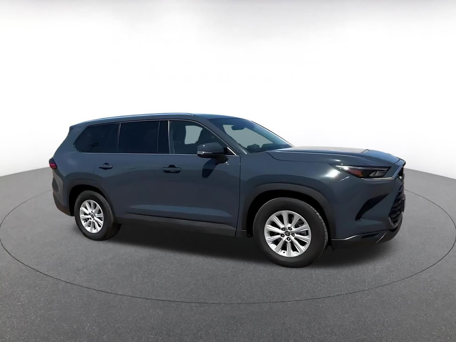Thumbnail: 2025 Toyota Grand Highlander - 2