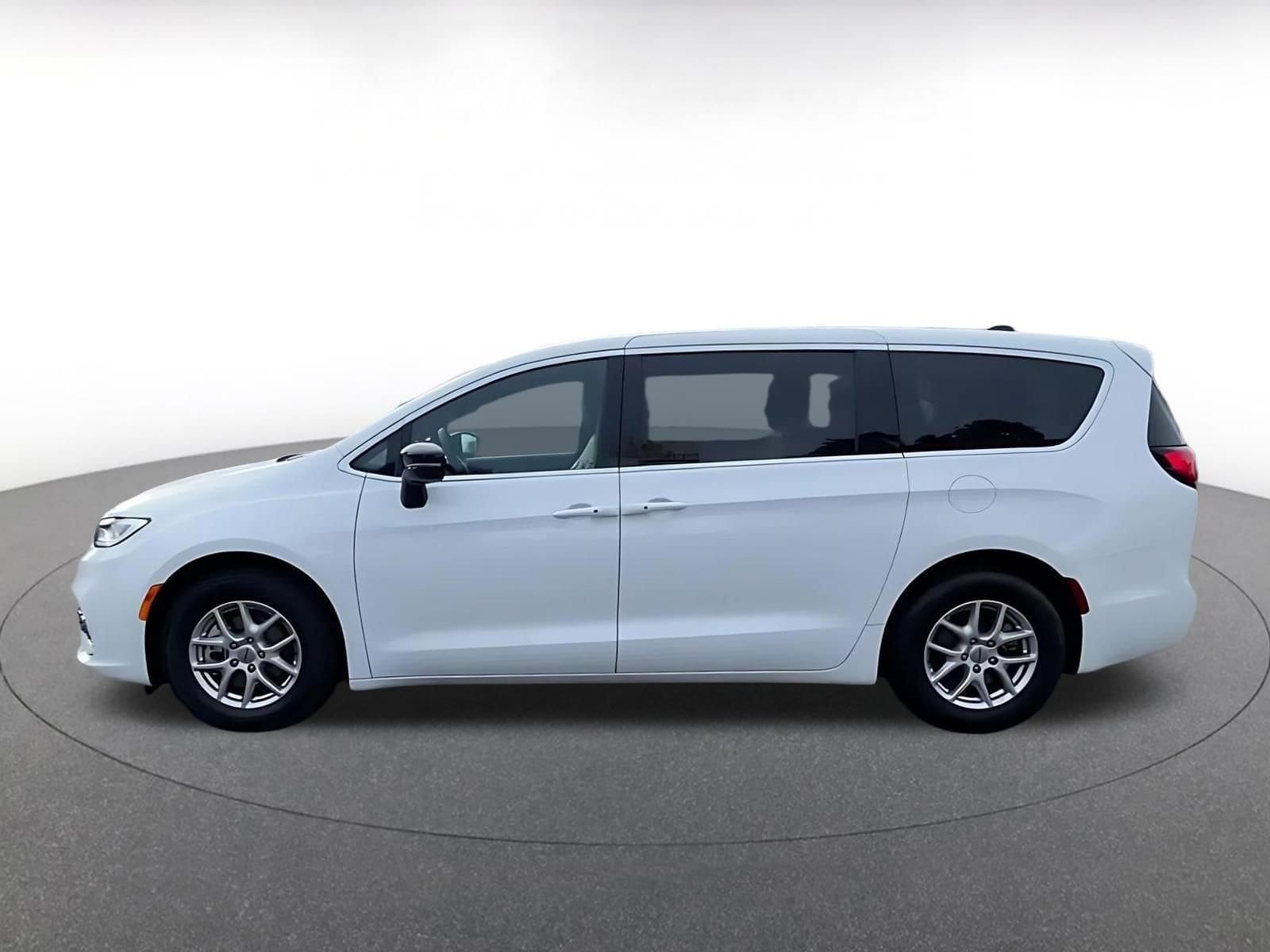 Thumbnail: 2025 Chrysler Pacifica - 9