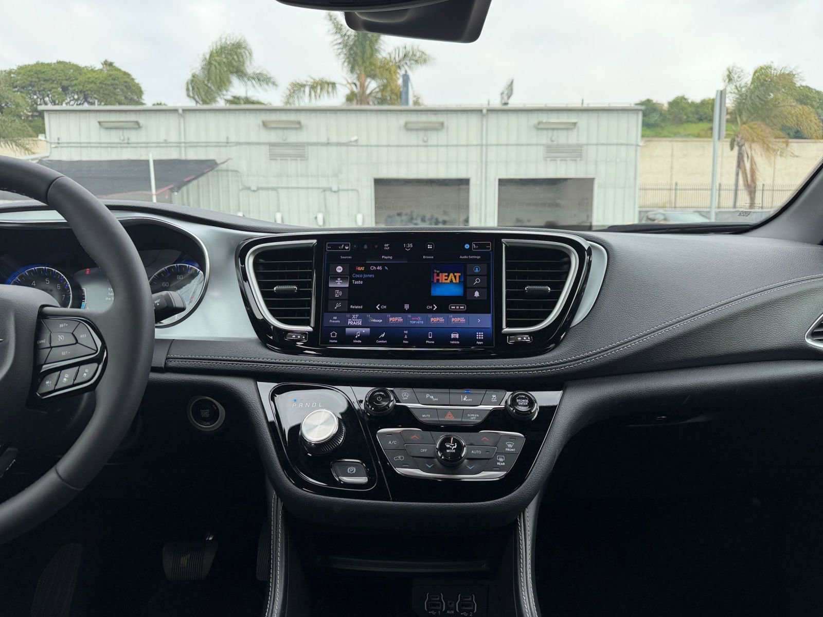 Thumbnail: 2025 Chrysler Pacifica - 17