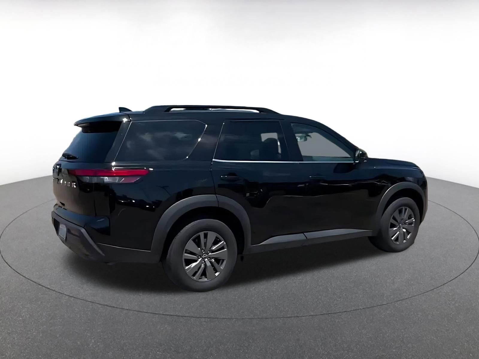 Thumbnail: 2025 Nissan Pathfinder - 15