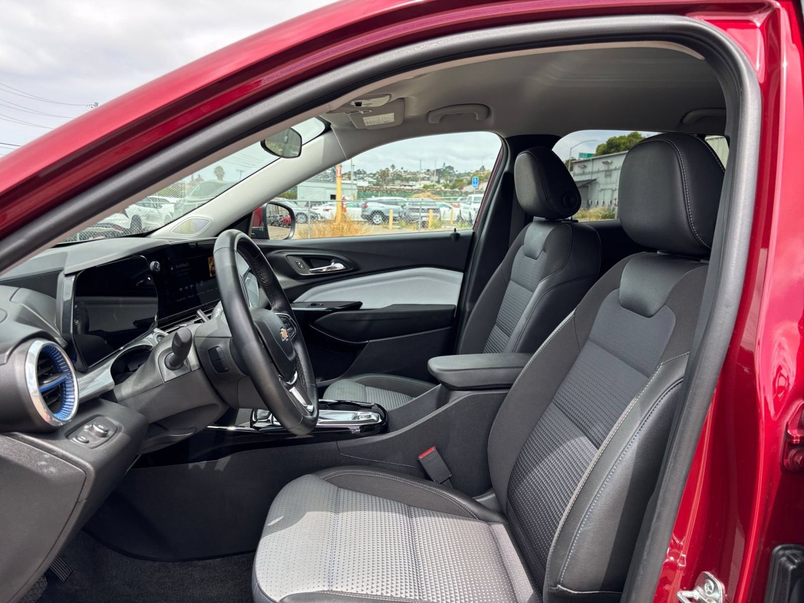 Thumbnail: 2025 Chevrolet Trax - 25