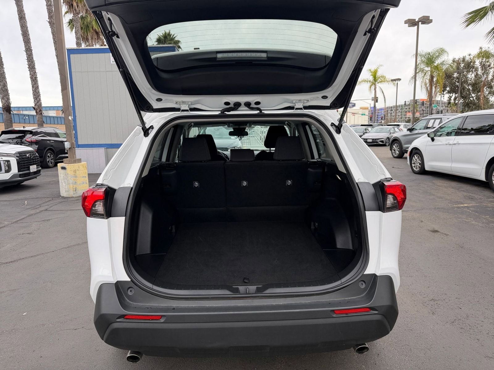 Thumbnail: 2025 Toyota RAV4 - 30