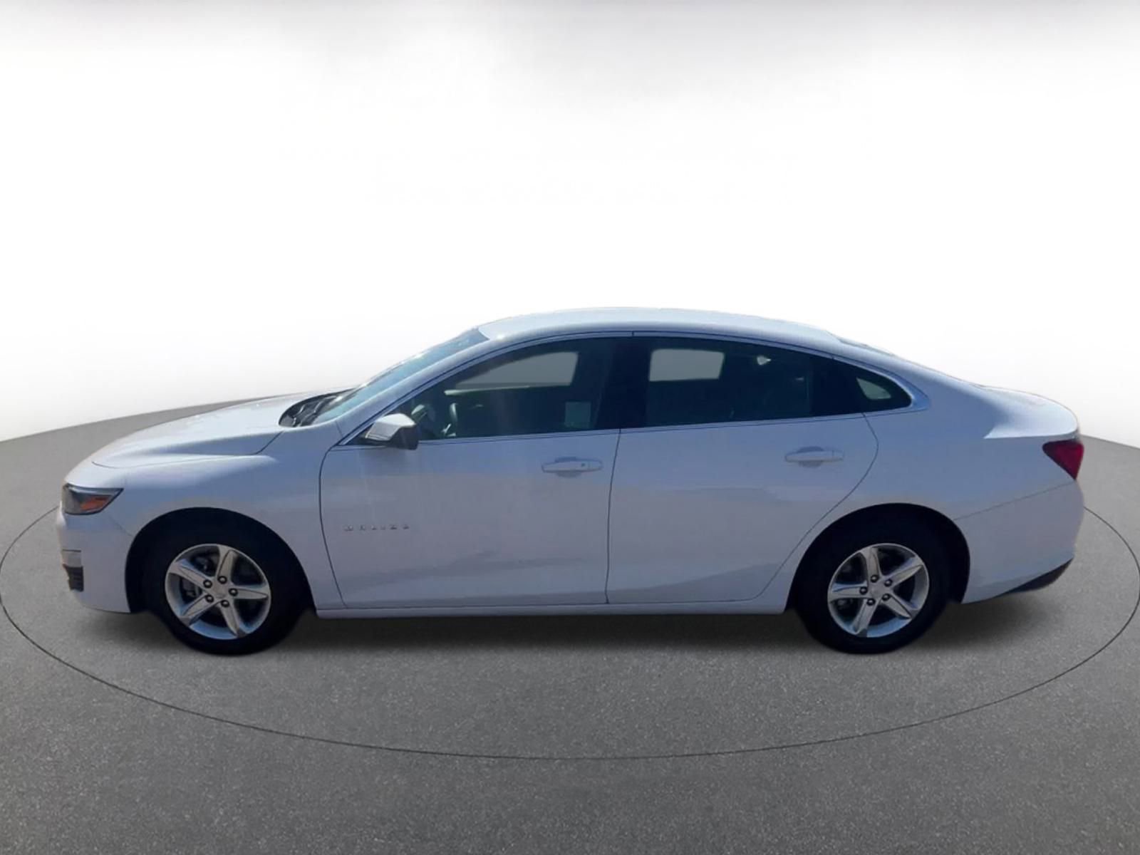 Thumbnail: 2024 Chevrolet Malibu - 9