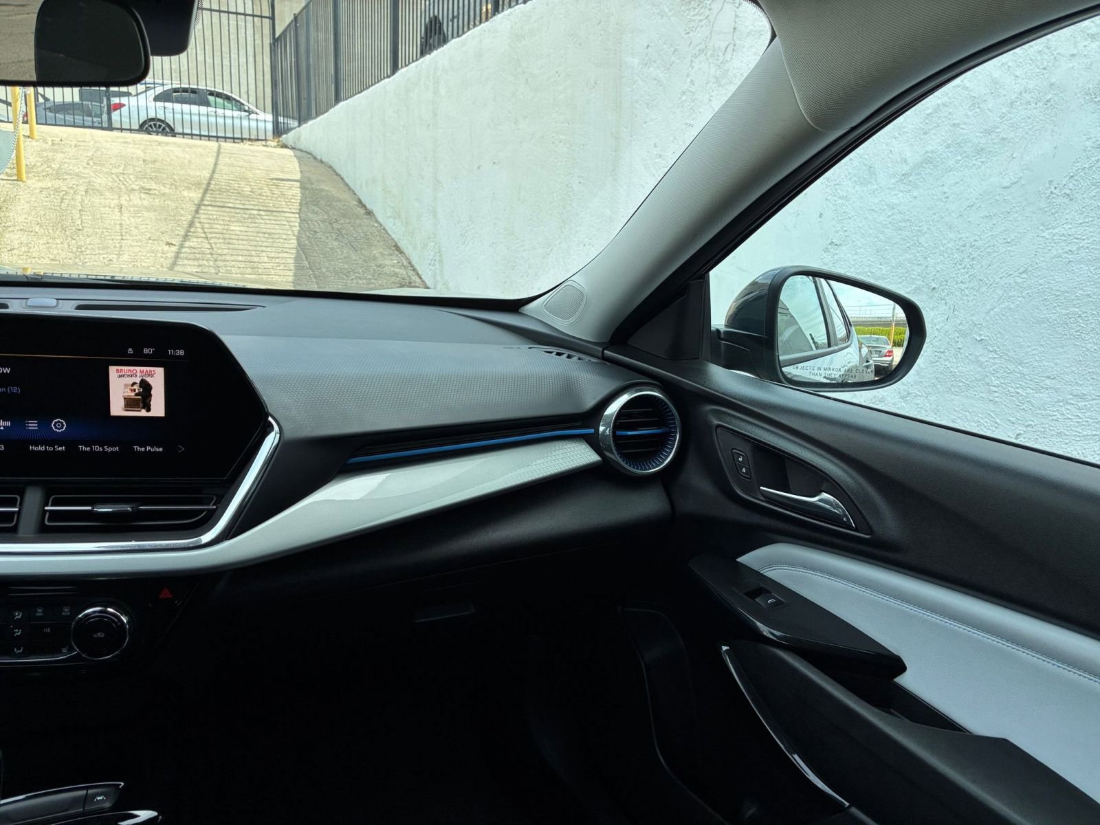 Thumbnail: 2025 Chevrolet Trax - 34