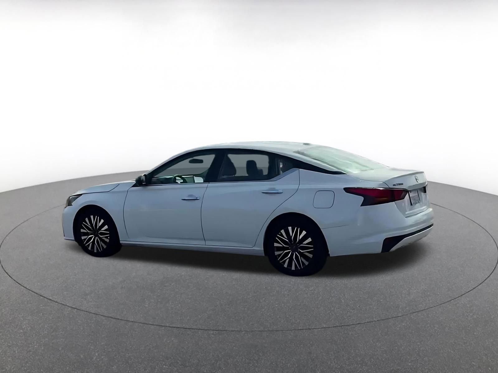 Thumbnail: 2025 Nissan Altima - 10