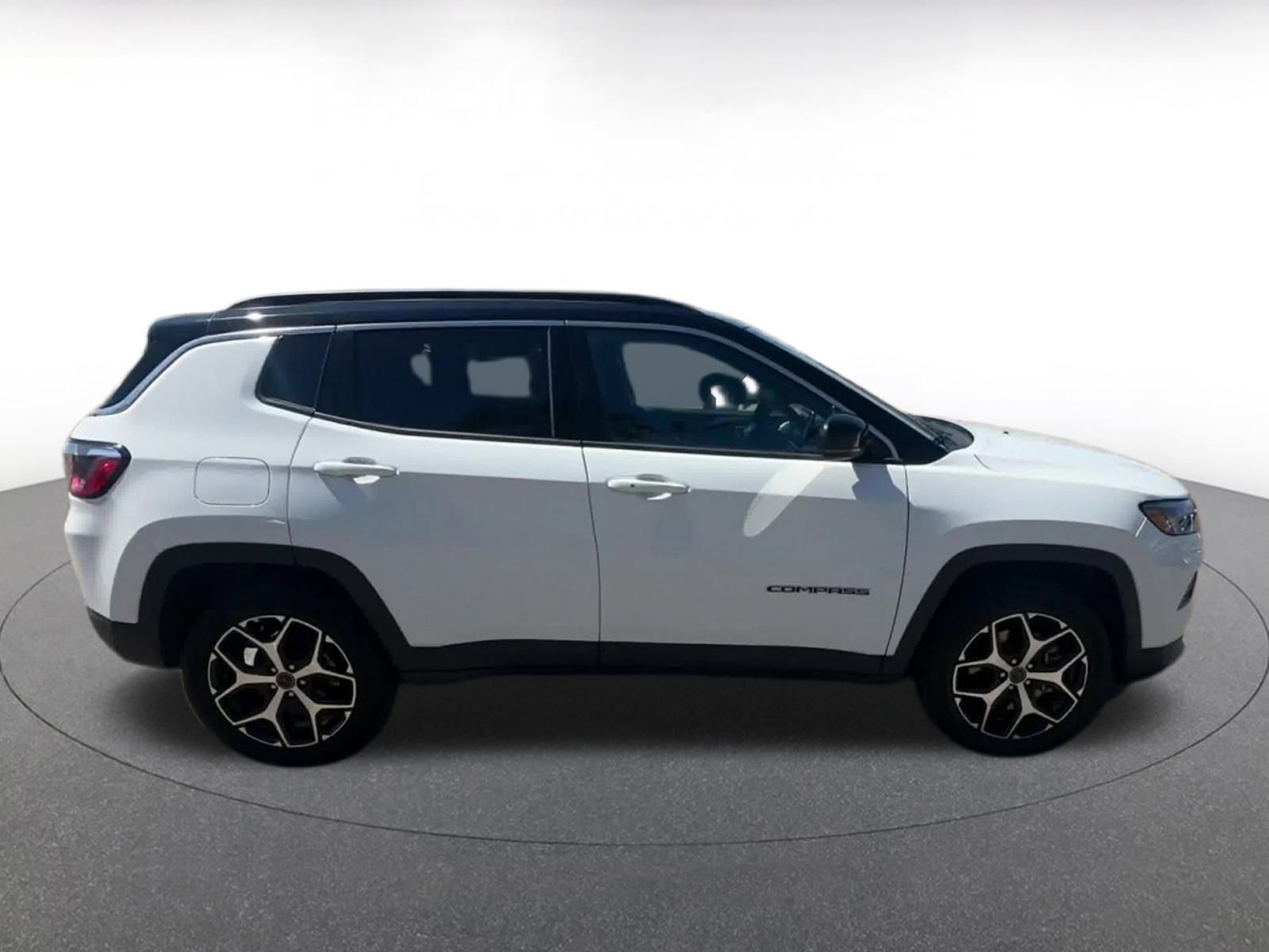 Thumbnail: 2025 Jeep Compass - 16