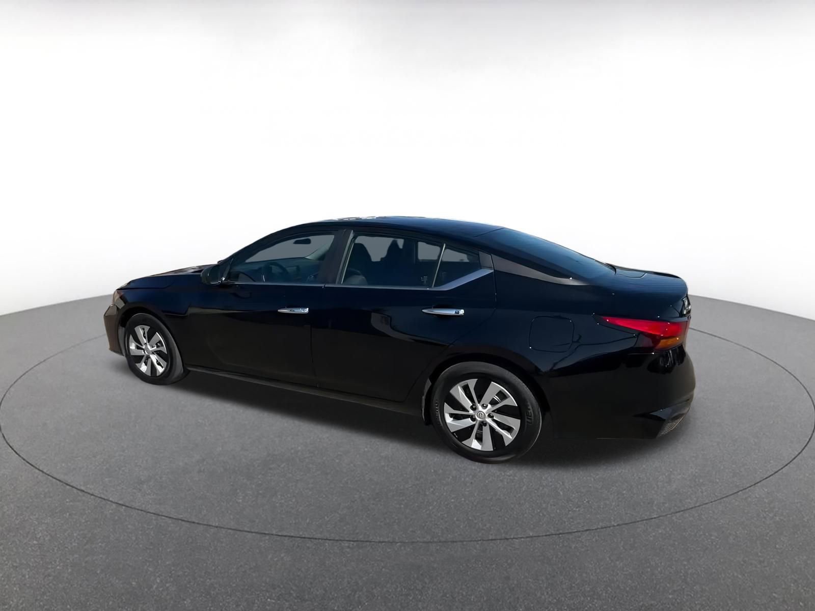 Thumbnail: 2024 Nissan Altima - 10