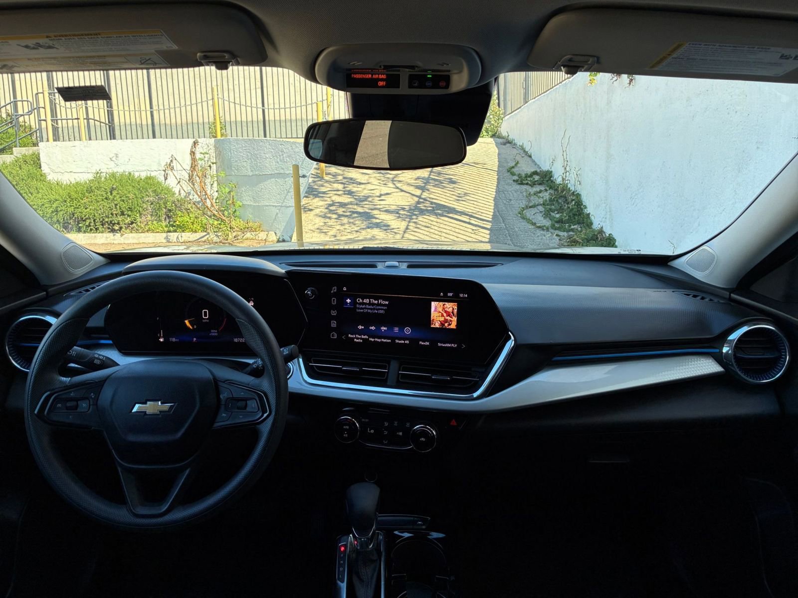 Thumbnail: 2025 Chevrolet Trax - 32