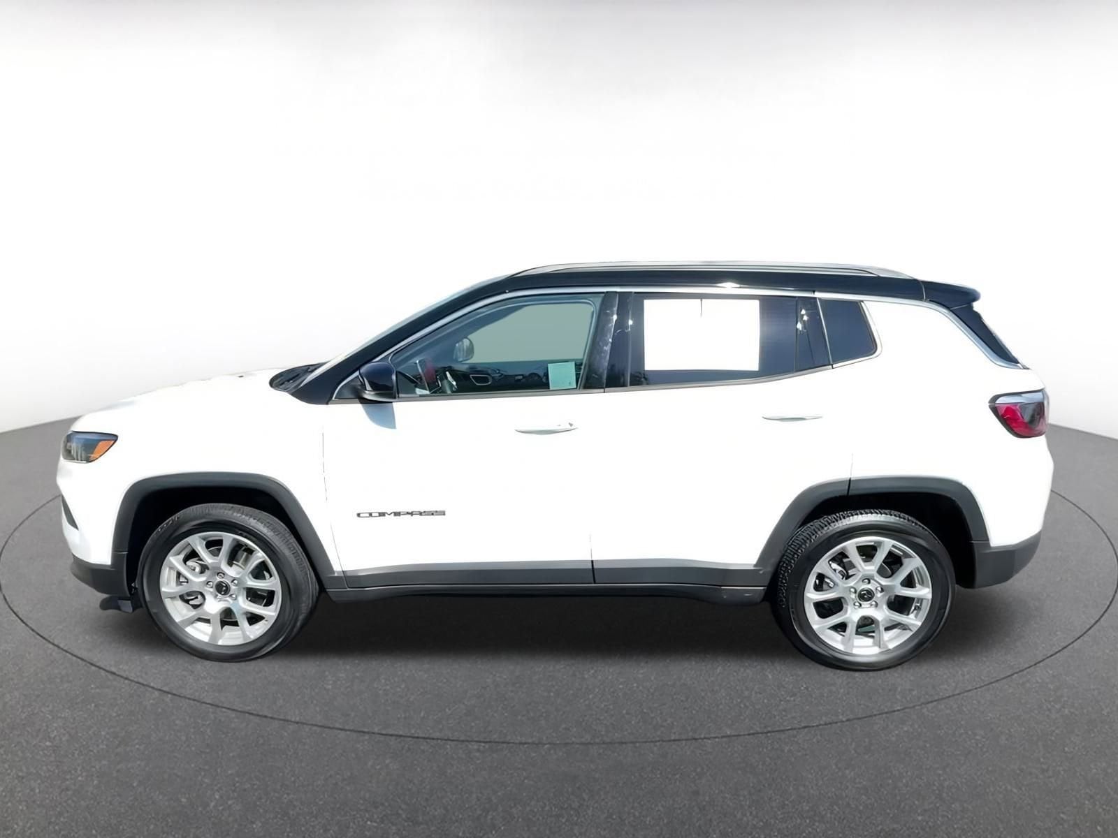 Thumbnail: 2025 Jeep Compass - 9