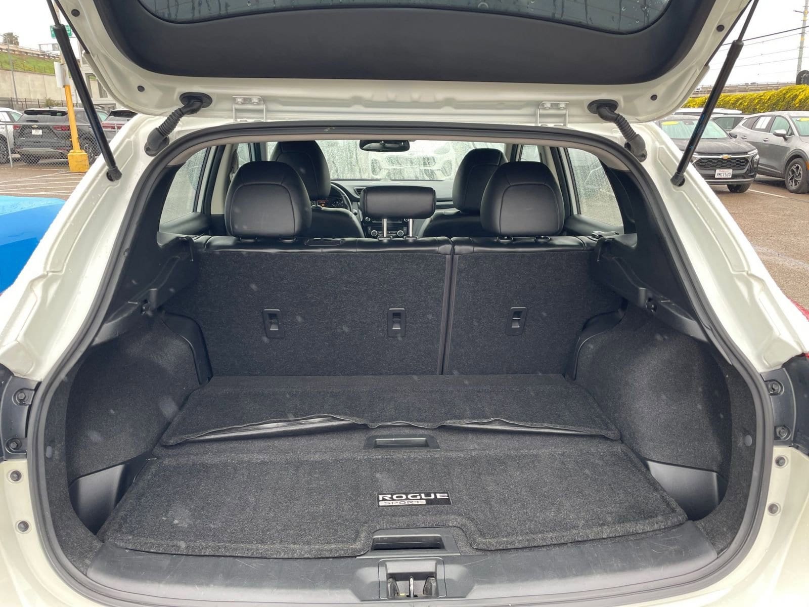 Thumbnail: 2022 Nissan Rogue Sport - 30