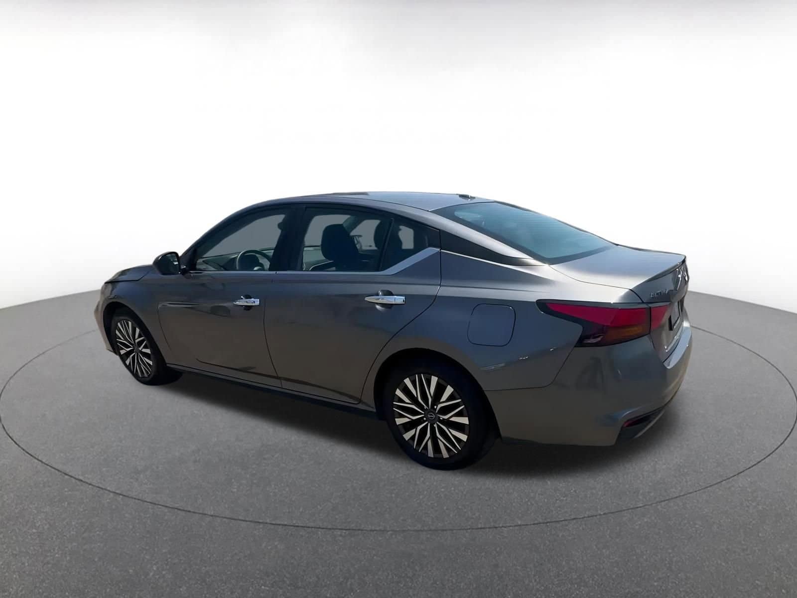 Thumbnail: 2024 Nissan Altima - 10