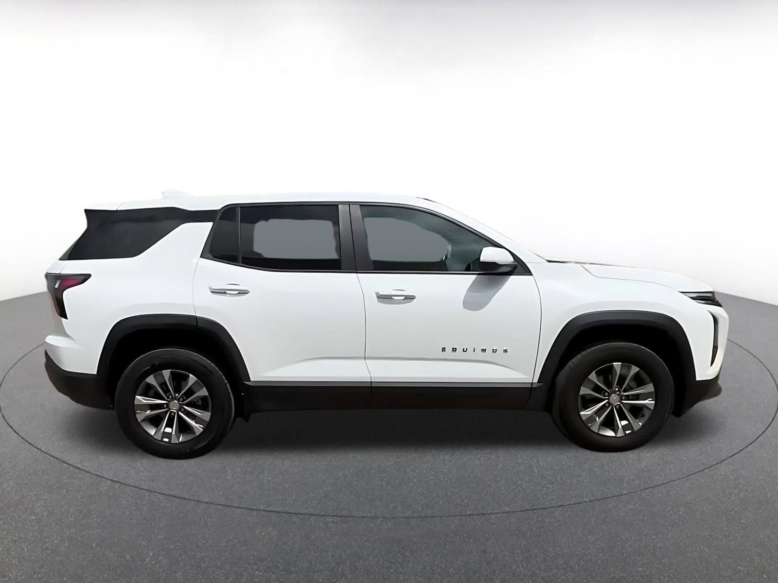 Thumbnail: 2025 Chevrolet Equinox - 16