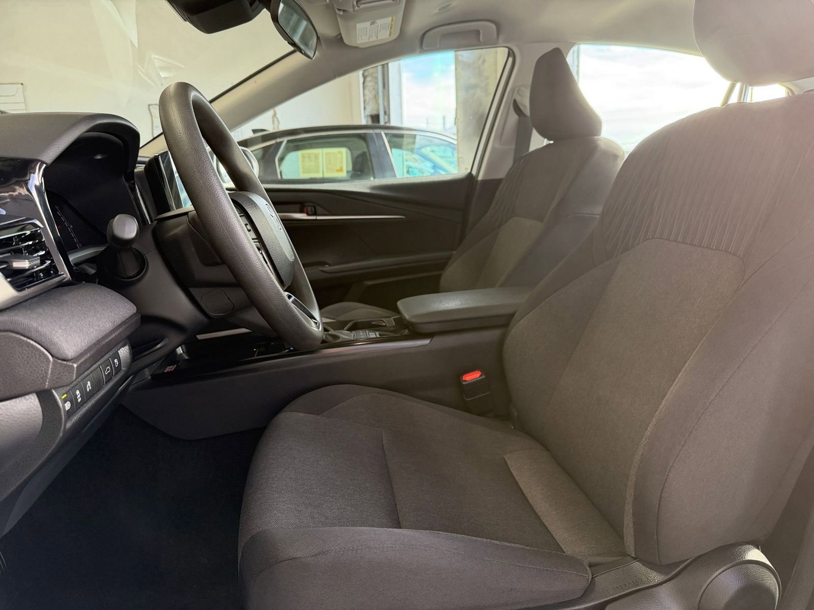 Thumbnail: 2025 Toyota Camry - 25